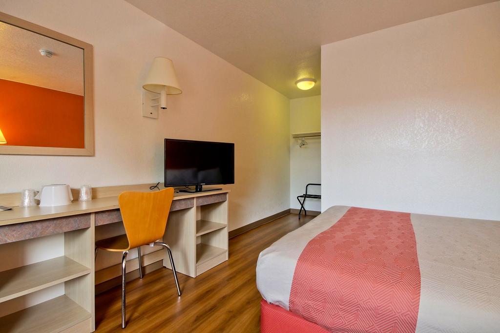 Travelodge By Wyndham פומפנו ביץ' חדר תמונה