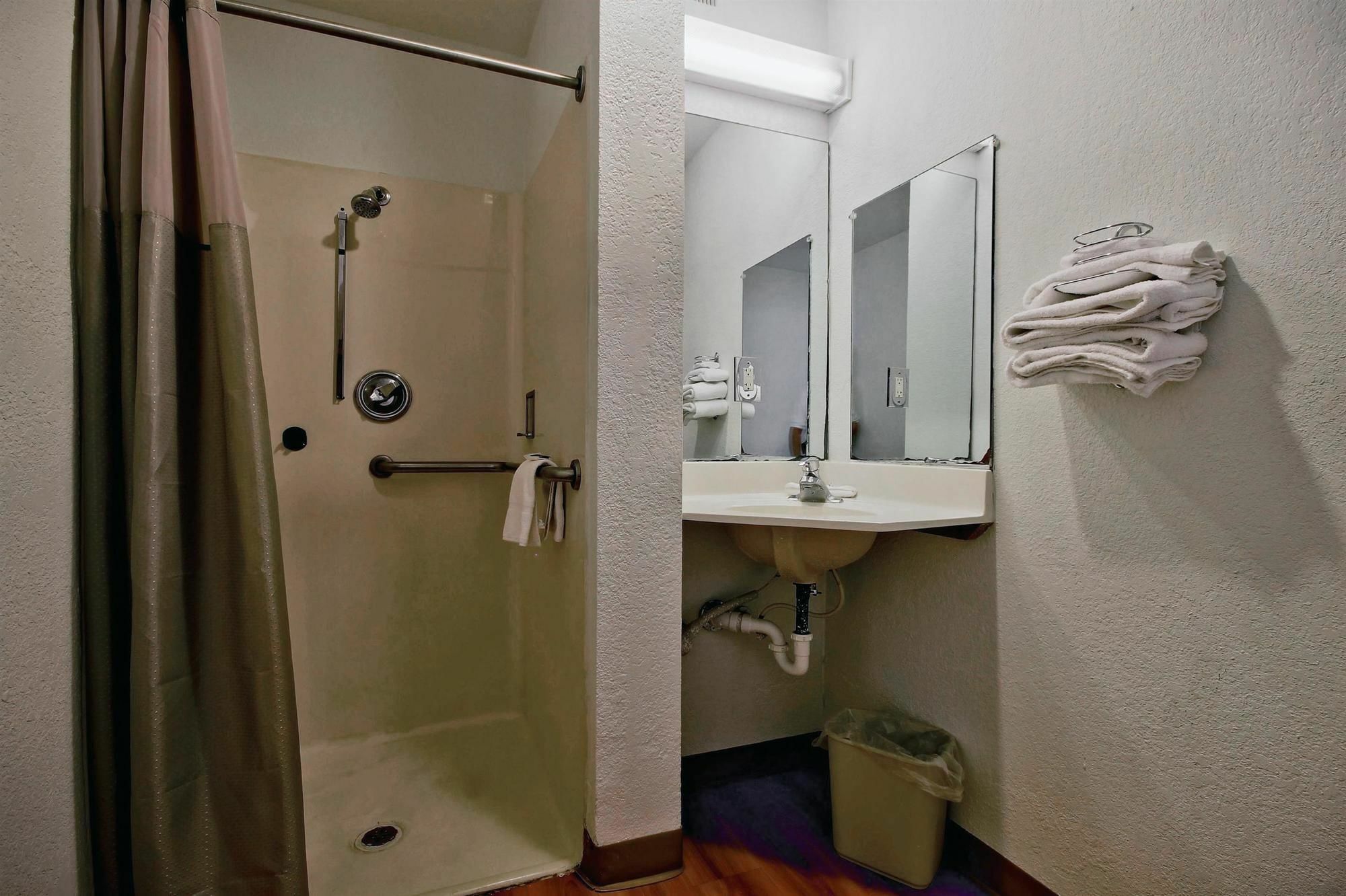 Travelodge By Wyndham פומפנו ביץ' מראה חיצוני תמונה